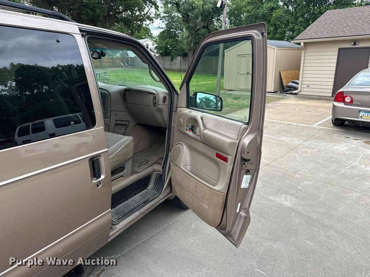 image for item EA4876 2004 Chevrolet Astro Van van