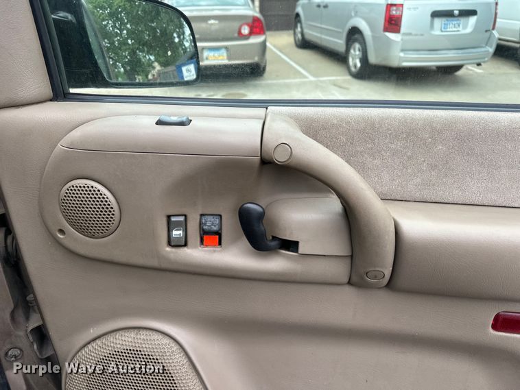 image for item EA4876 2004 Chevrolet Astro Van van