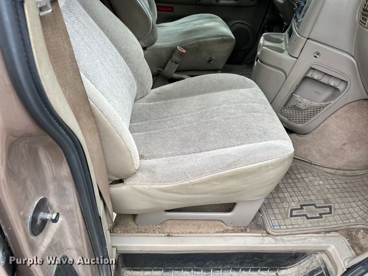 image for item EA4876 2004 Chevrolet Astro Van van