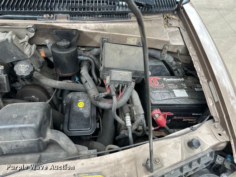 image for item EA4876 2004 Chevrolet Astro Van van