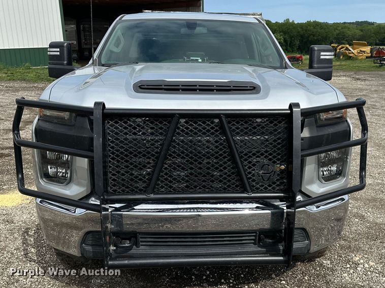 image for item EA4900 2020 Chevrolet 3500HD flatbed pickup truck