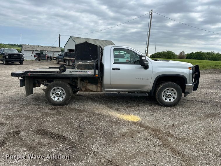 image for item EA4900 2020 Chevrolet 3500HD flatbed pickup truck