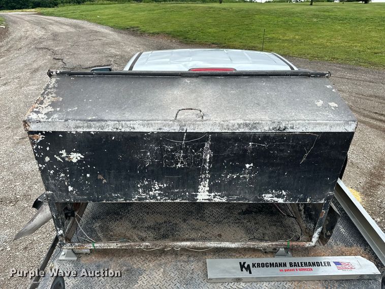 image for item EA4900 2020 Chevrolet 3500HD flatbed pickup truck