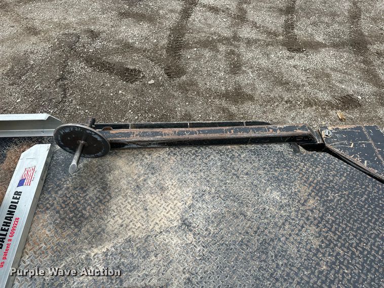image for item EA4900 2020 Chevrolet 3500HD flatbed pickup truck