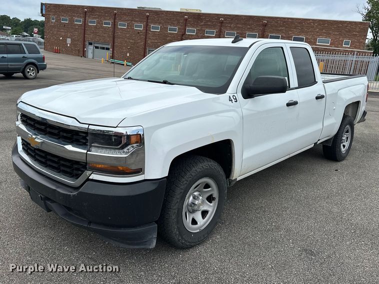 image for item EA4901 2016 Chevrolet Silverado 1500 Ext. Cab pickup truck