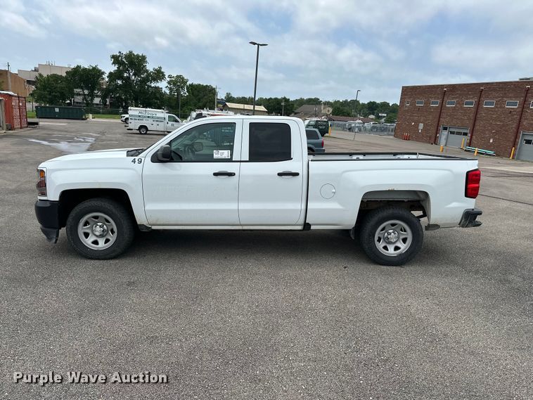 image for item EA4901 2016 Chevrolet Silverado 1500 Ext. Cab pickup truck