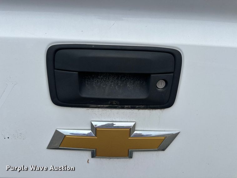 image for item EA4901 2016 Chevrolet Silverado 1500 Ext. Cab pickup truck