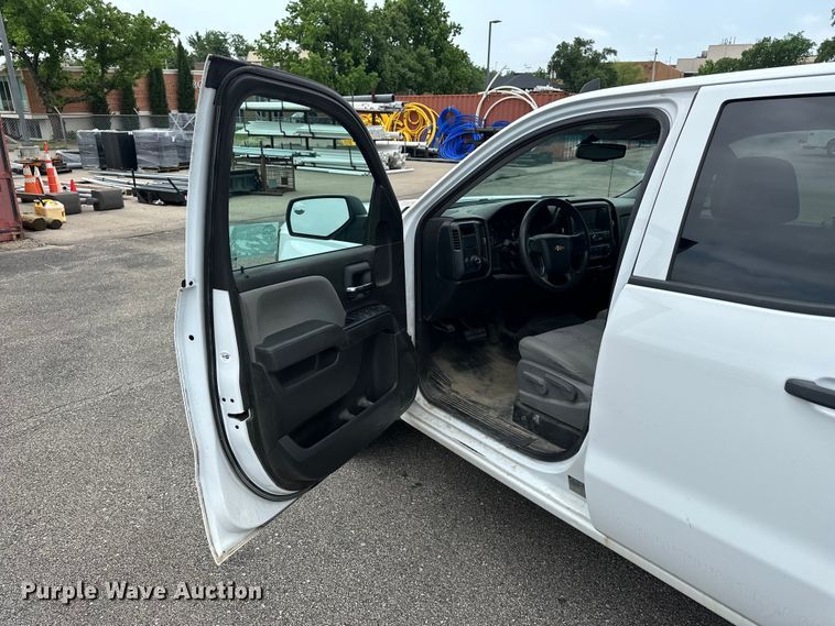 image for item EA4901 2016 Chevrolet Silverado 1500 Ext. Cab pickup truck
