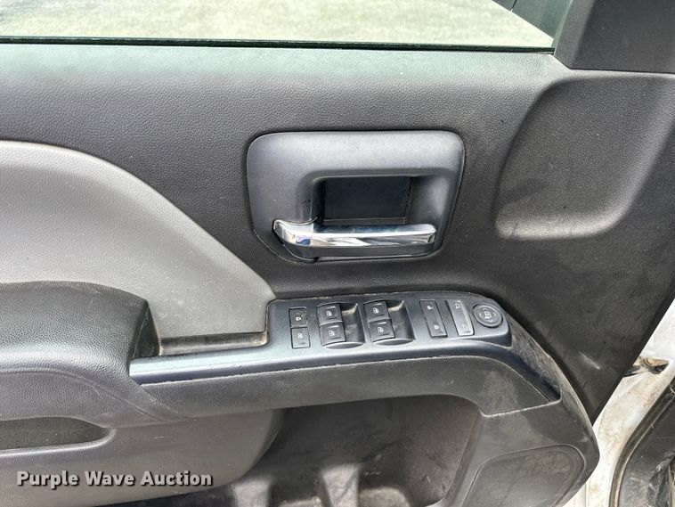 image for item EA4901 2016 Chevrolet Silverado 1500 Ext. Cab pickup truck