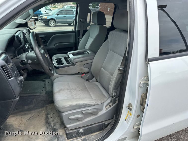 image for item EA4901 2016 Chevrolet Silverado 1500 Ext. Cab pickup truck
