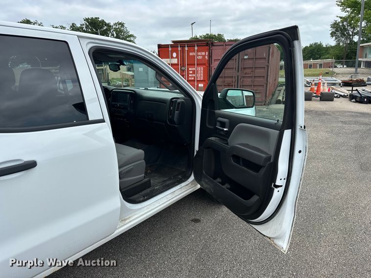 image for item EA4901 2016 Chevrolet Silverado 1500 Ext. Cab pickup truck