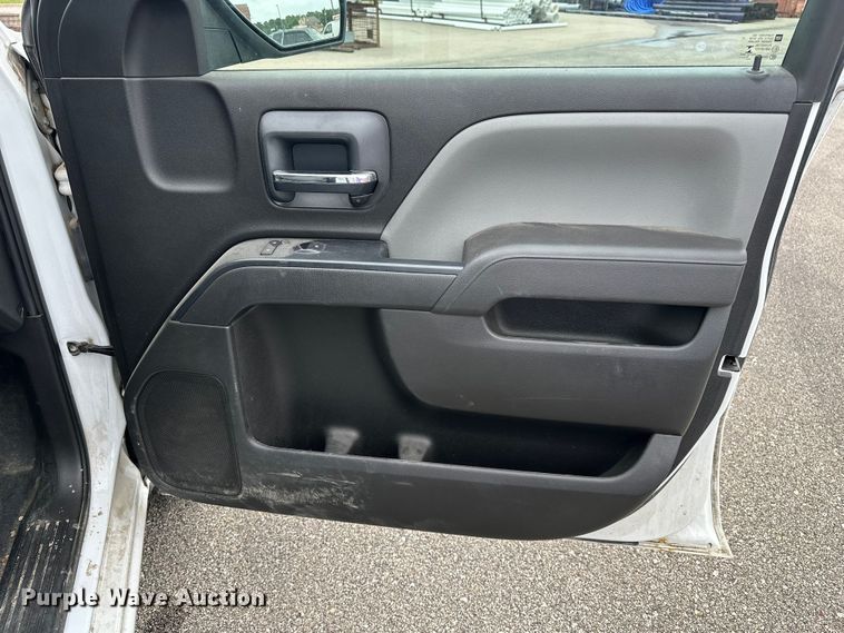 image for item EA4901 2016 Chevrolet Silverado 1500 Ext. Cab pickup truck