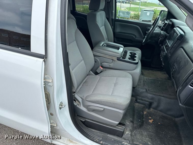 image for item EA4901 2016 Chevrolet Silverado 1500 Ext. Cab pickup truck
