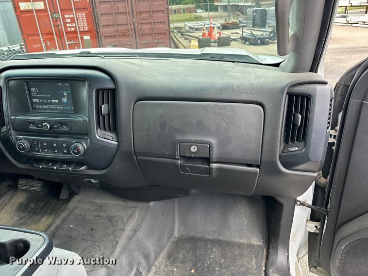 image for item EA4901 2016 Chevrolet Silverado 1500 Ext. Cab pickup truck
