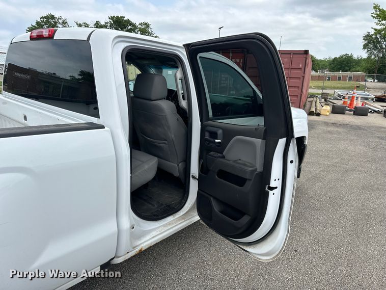 image for item EA4901 2016 Chevrolet Silverado 1500 Ext. Cab pickup truck
