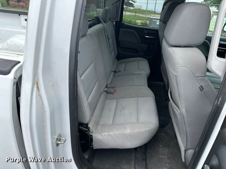 image for item EA4901 2016 Chevrolet Silverado 1500 Ext. Cab pickup truck