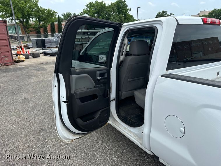 image for item EA4901 2016 Chevrolet Silverado 1500 Ext. Cab pickup truck