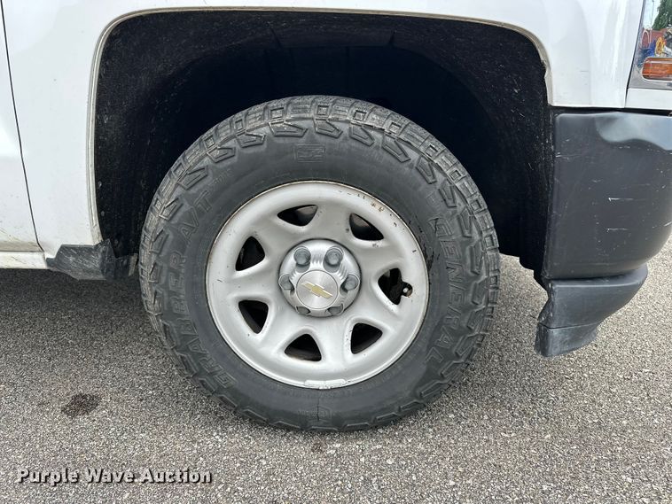 image for item EA4901 2016 Chevrolet Silverado 1500 Ext. Cab pickup truck