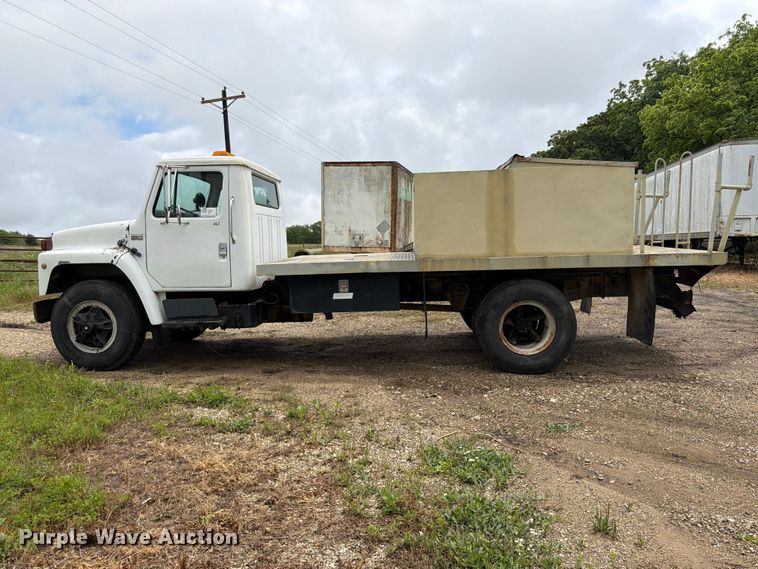 image for item EA4905 1984 International 1754 flatbed truck