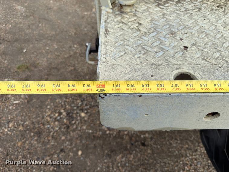 image for item EA4905 1984 International 1754 flatbed truck