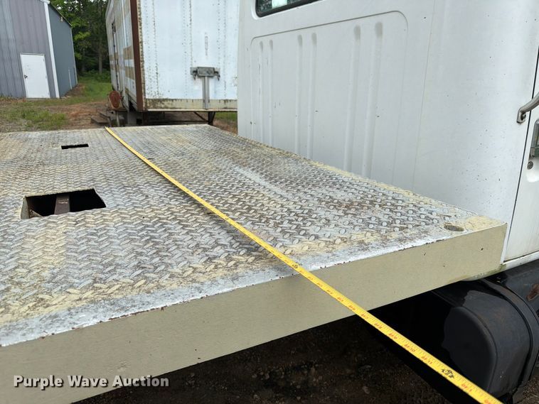 image for item EA4905 1984 International 1754 flatbed truck