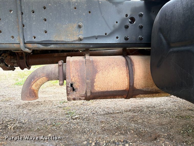 image for item EA4905 1984 International 1754 flatbed truck