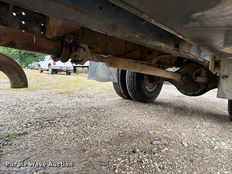 image for item EA4905 1984 International 1754 flatbed truck