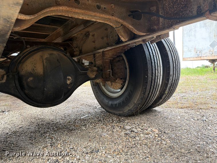 image for item EA4905 1984 International 1754 flatbed truck