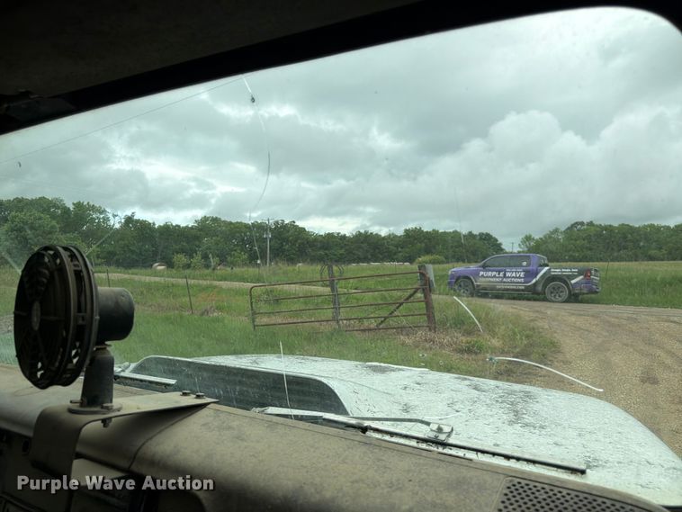 image for item EA4905 1984 International 1754 flatbed truck