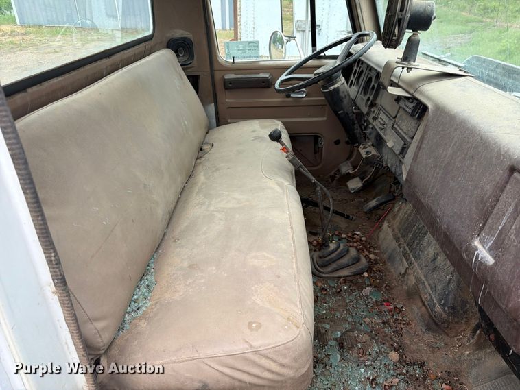 image for item EA4905 1984 International 1754 flatbed truck