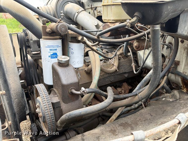image for item EA4905 1984 International 1754 flatbed truck