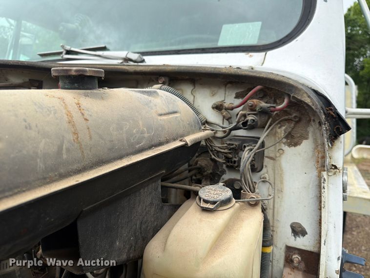 image for item EA4905 1984 International 1754 flatbed truck
