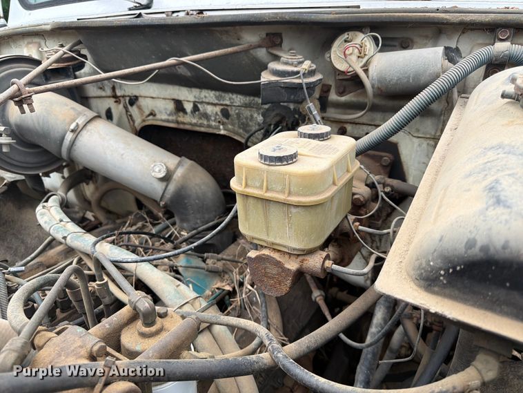 image for item EA4905 1984 International 1754 flatbed truck