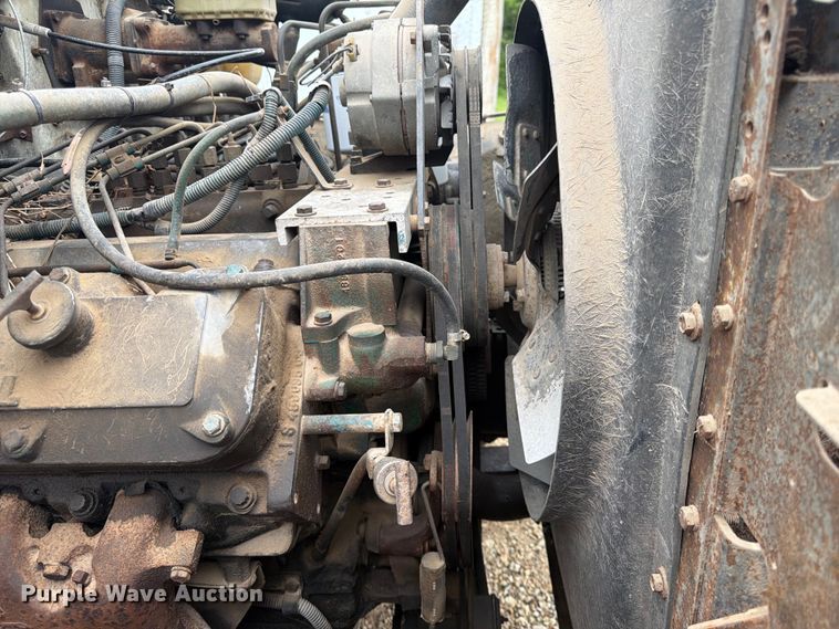 image for item EA4905 1984 International 1754 flatbed truck