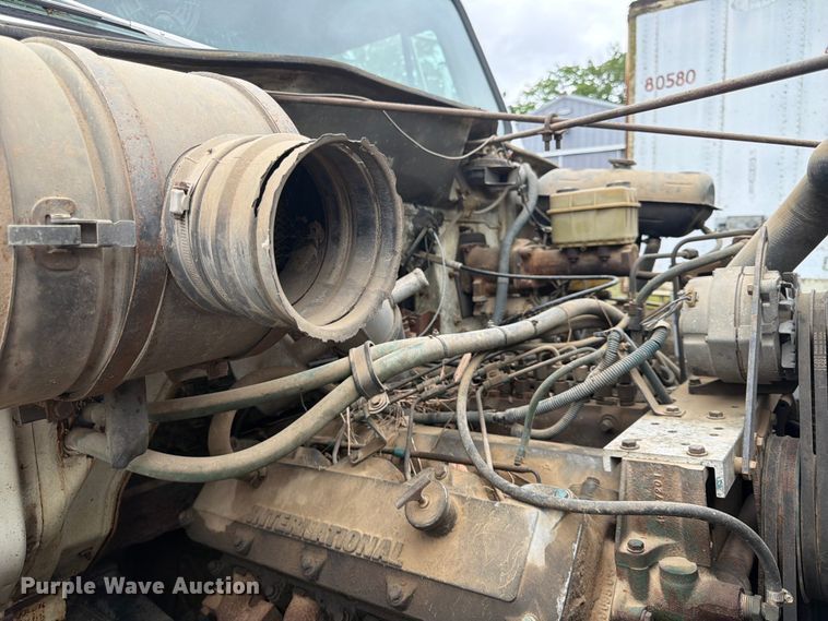 image for item EA4905 1984 International 1754 flatbed truck