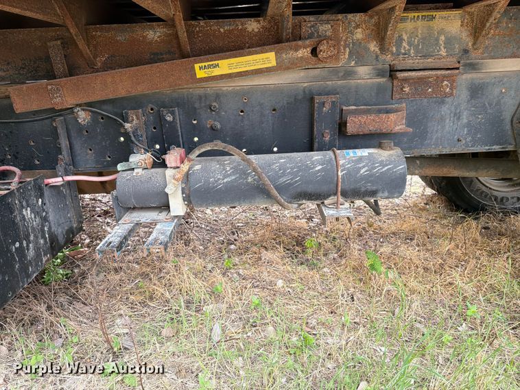 image for item EA4906 1985 Navistar 1654 dump flatbed truck
