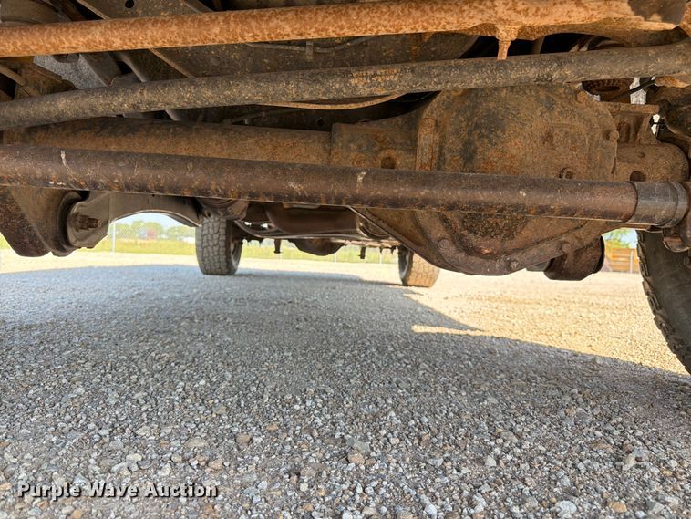 image for item EA4910 2011 Ford F250 Super Duty flatbed pickup truck