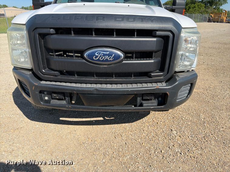 image for item EA4910 2011 Ford F250 Super Duty flatbed pickup truck