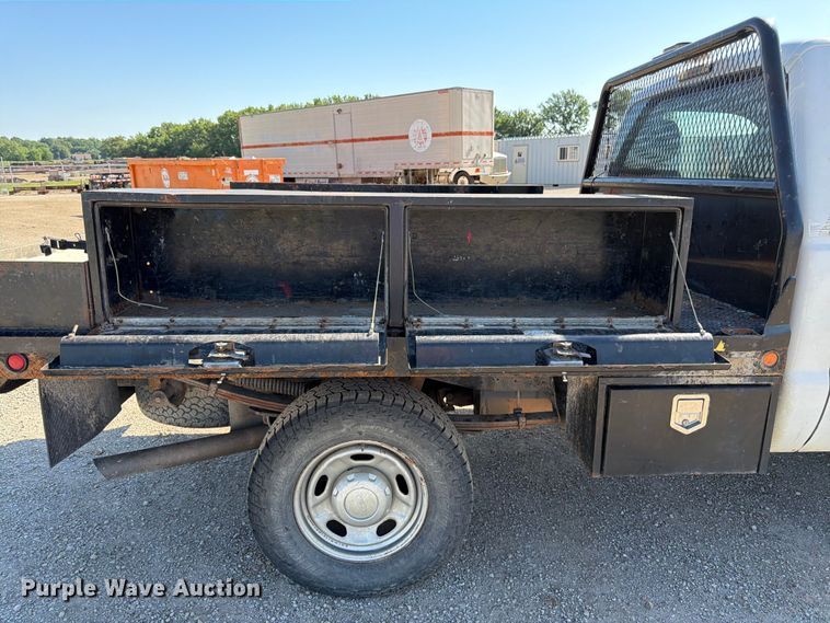 image for item EA4910 2011 Ford F250 Super Duty flatbed pickup truck