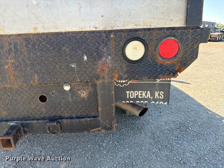 image for item EA4910 2011 Ford F250 Super Duty flatbed pickup truck