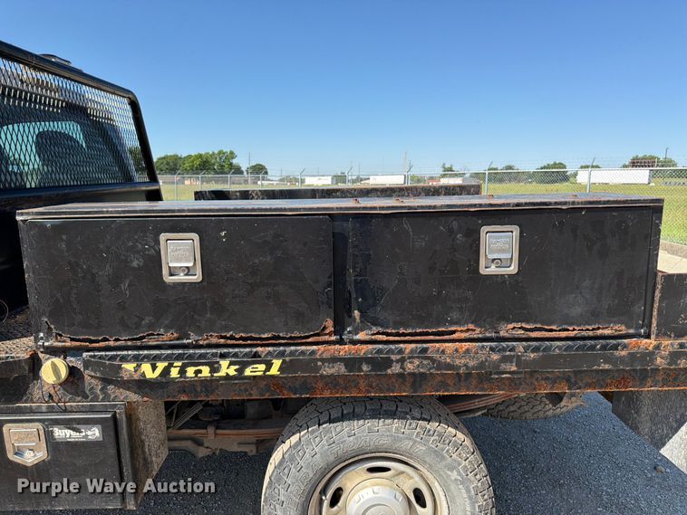 image for item EA4910 2011 Ford F250 Super Duty flatbed pickup truck