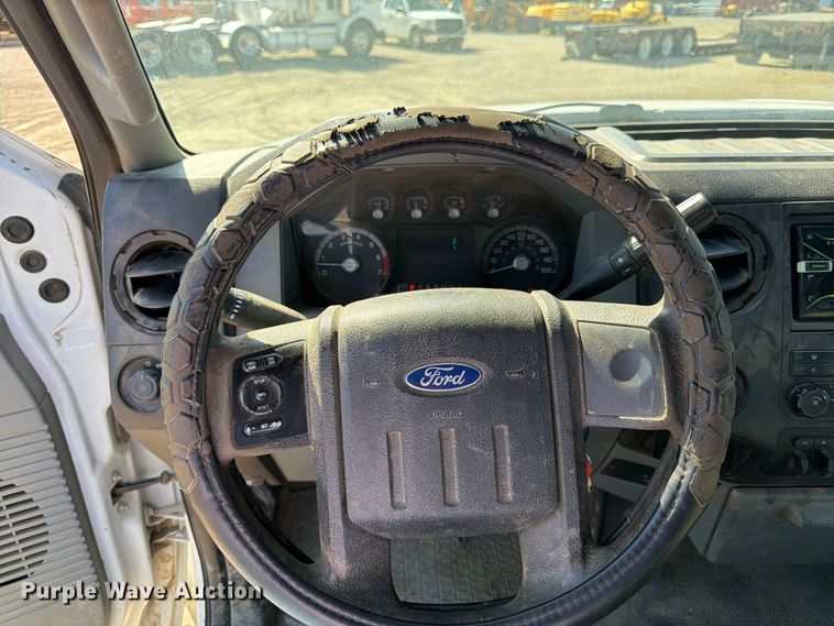 image for item EA4910 2011 Ford F250 Super Duty flatbed pickup truck