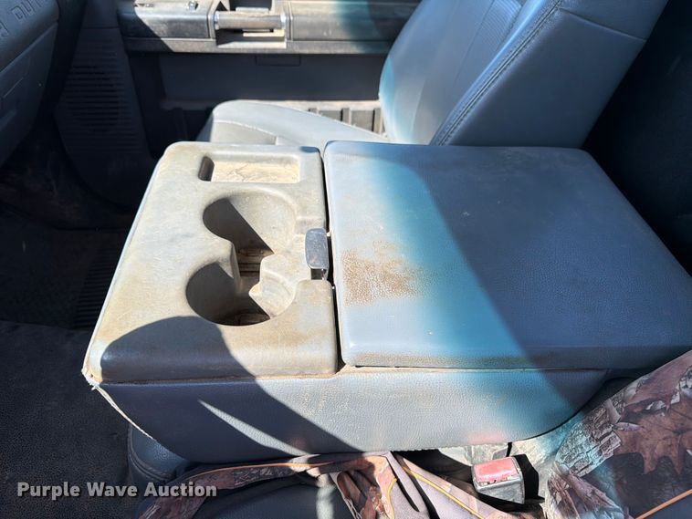image for item EA4910 2011 Ford F250 Super Duty flatbed pickup truck