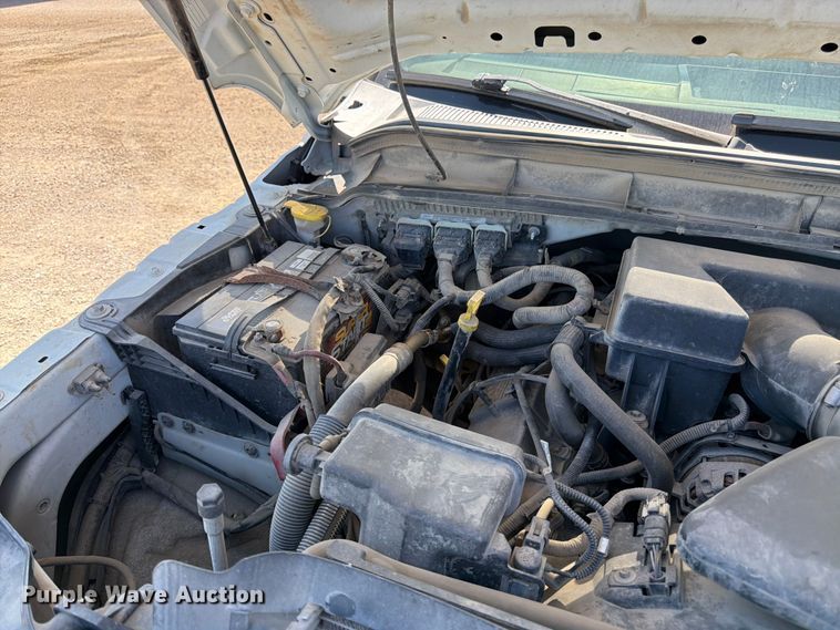image for item EA4910 2011 Ford F250 Super Duty flatbed pickup truck