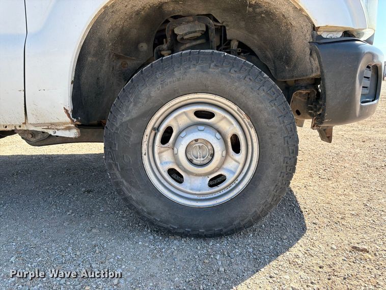 image for item EA4910 2011 Ford F250 Super Duty flatbed pickup truck