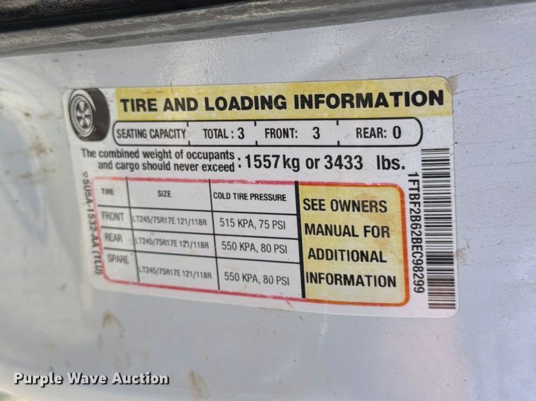 image for item EA4910 2011 Ford F250 Super Duty flatbed pickup truck