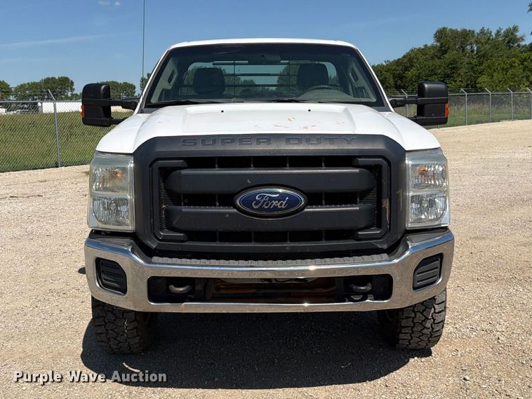 image for item EA4912 2015 Ford F250 Super Duty flatbed pickup truck