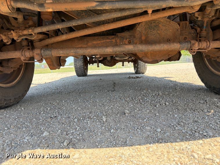 image for item EA4912 2015 Ford F250 Super Duty flatbed pickup truck