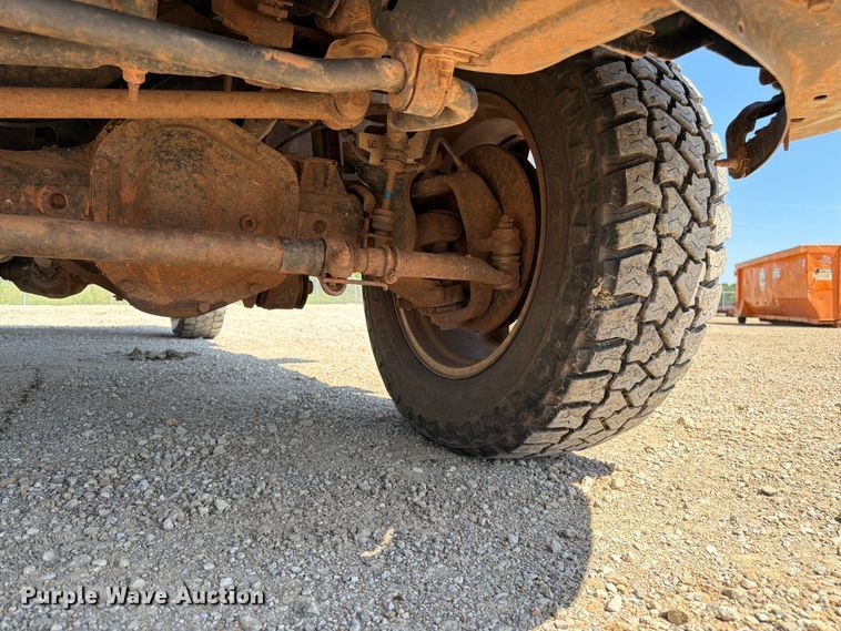image for item EA4912 2015 Ford F250 Super Duty flatbed pickup truck