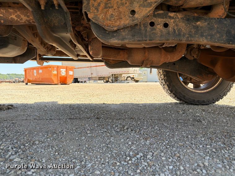 image for item EA4912 2015 Ford F250 Super Duty flatbed pickup truck